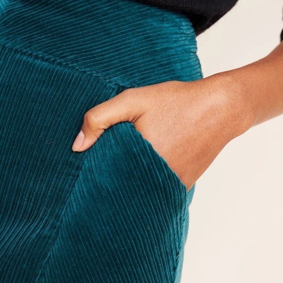 NWT Maeve Anthropologie Green Slim Velvet Skirt 6 - Picture 5 of 5